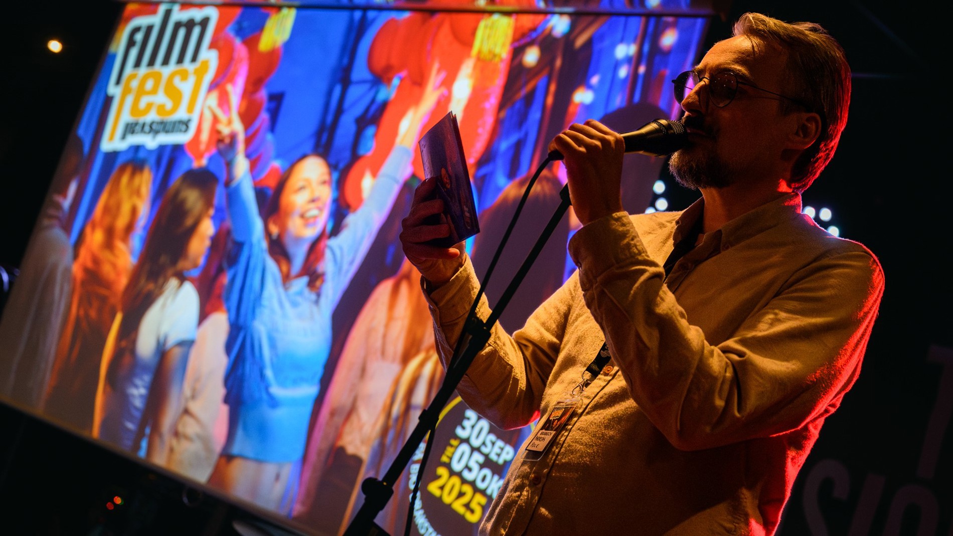 Andreas Fock, programansvarig för Filmfest Sundsvall, inviger festivalen.